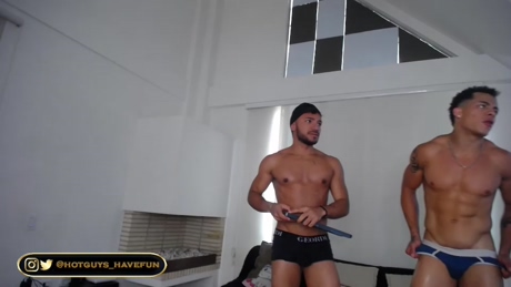 hot_guys_have_fun  15-03-2022